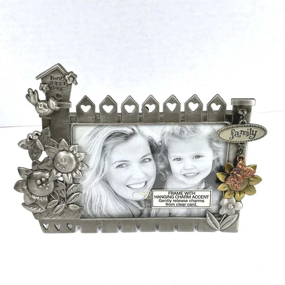 Vtg Fetco Pewter Family Charm PhotoFrame Picket Fence Flowers Country Garden